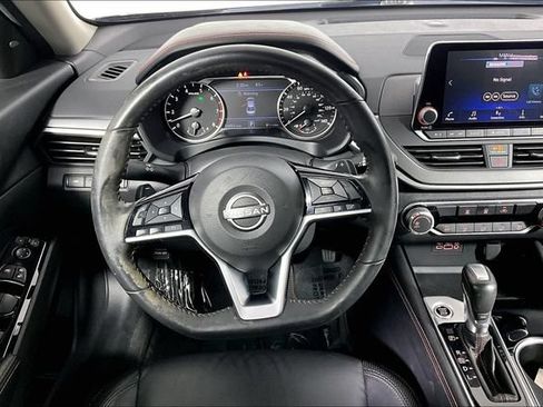 Used 2024 Nissan Altima 2.5 SR FWD image 5