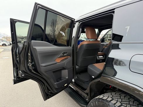 Used 2026 Lexus GX 550 w/ Cold Area Package image 23