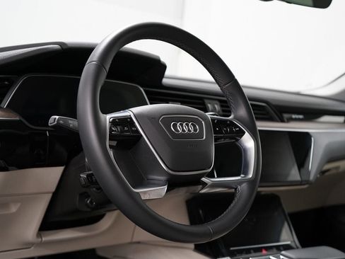 Used 2023 Audi e-tron Premium Plus w/ Premium Plus Package AWD/4WD image 11