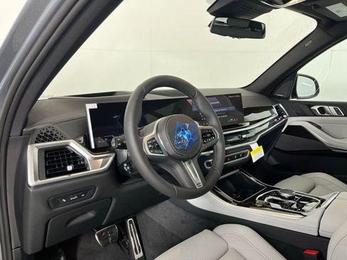 Used 2026 BMW X5 xDrive40i w/ M Sport Package AWD/4WD image 9