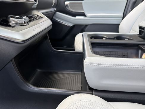 Certified 2025 Ford Expedition Platinum w/ Driver's Package AWD/4WD image 57