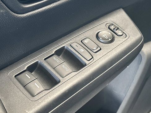 Used 2023 Honda CR-V EX image 16