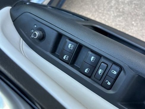 Used 2022 Jeep Compass Limited image 25