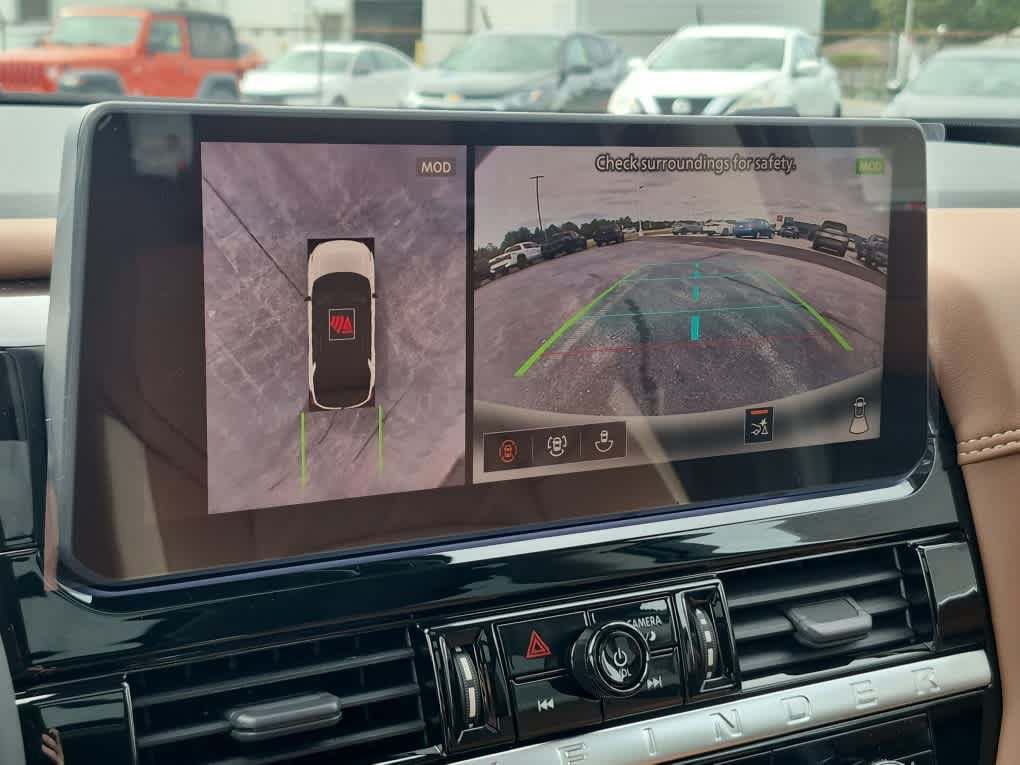 New 2026 Nissan Pathfinder Platinum FWD image 17