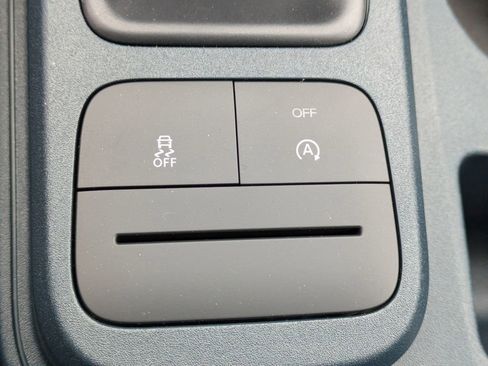 New 2025 Ford Maverick XL w/ Equipment Group 102A image 23