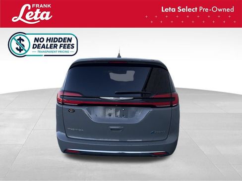 Used 2022 Chrysler Pacifica Touring-L FWD image 5