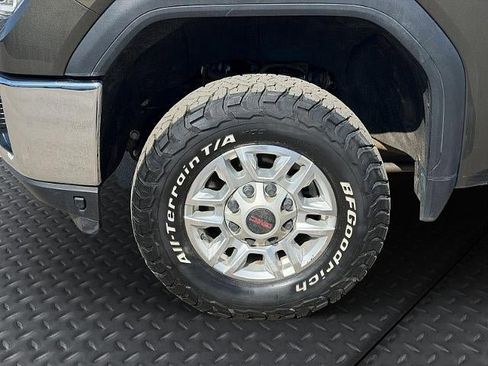 Used 2023 GMC Sierra 2500 SLE w/ SLE Value Package; image 10