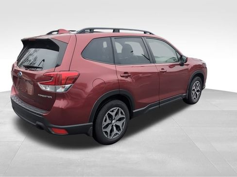 Used 2023 Subaru Forester Premium image 8