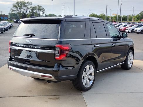 Used 2024 Ford Expedition Platinum AWD/4WD image 5