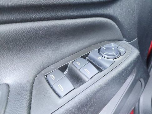 Used 2023 Chevrolet Equinox LT image 30