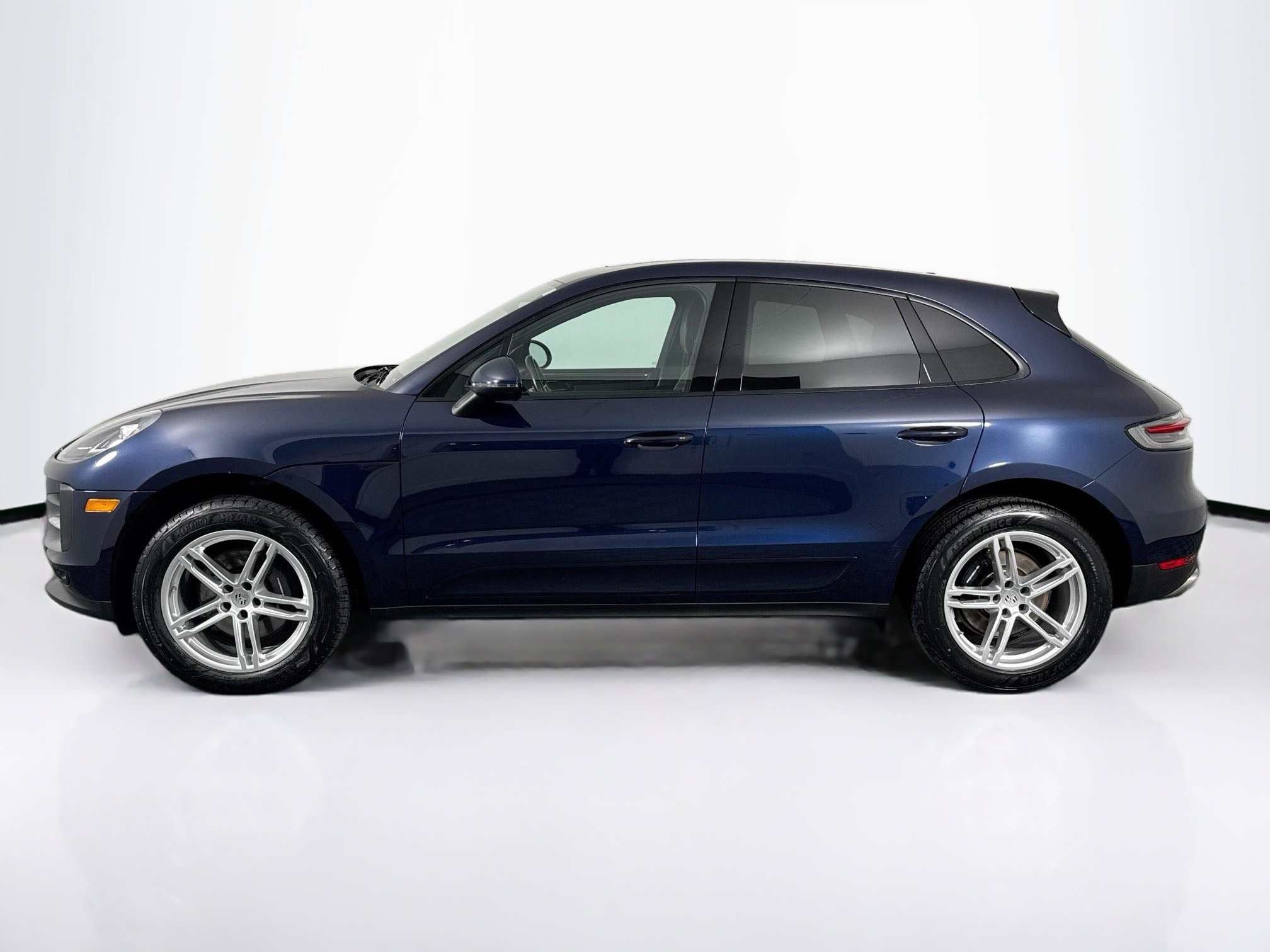 Used 2020 Porsche Macan AWD/4WD image 11