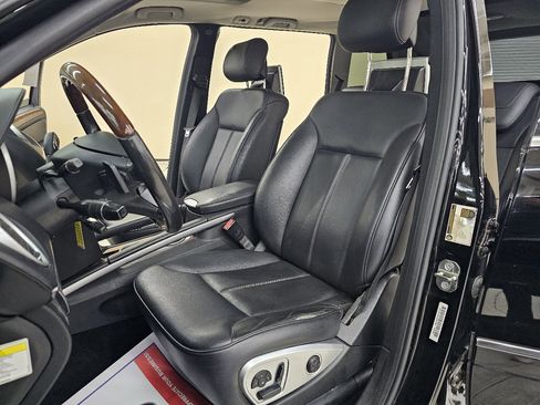 Used 2011 Mercedes-Benz GL 450 4MATIC image 18