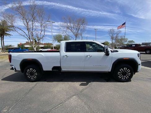 Used 2024 GMC Sierra 3500 Denali Ultimate AWD/4WD image 2