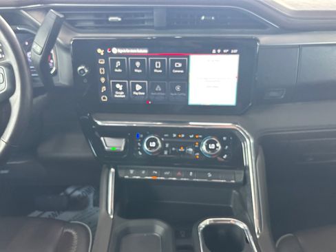 Used 2024 GMC Sierra 2500 Denali w/ Denali Reserve Package AWD/4WD image 3