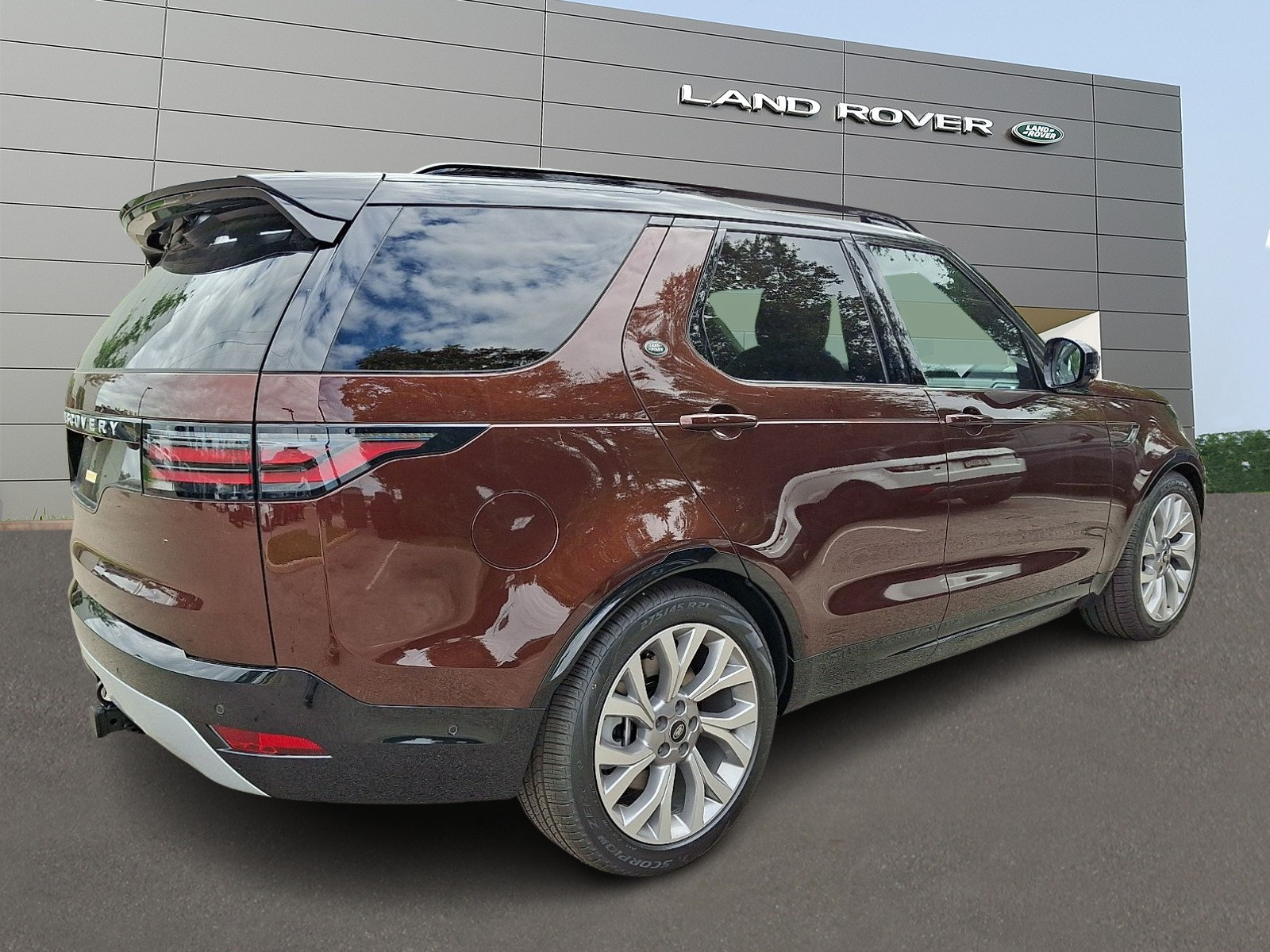 New 2026 Land Rover Discovery Limited Edition AWD/4WD image 2
