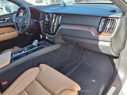 Certified 2023 Volvo XC60 B5 Ultimate w/ Protection Package Premier image 10