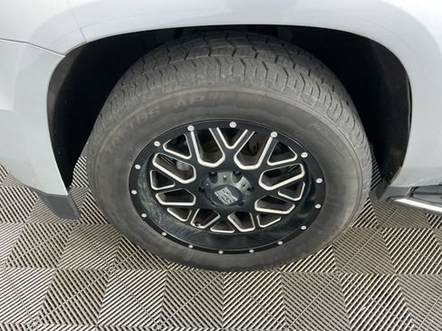 Used 2016 Chevrolet Suburban LTZ AWD/4WD image 7