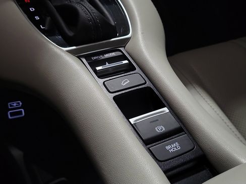 Used 2023 Honda HR-V EX-L image 34