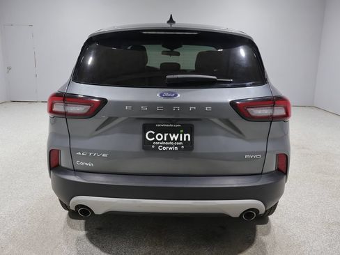 Used 2024 Ford Escape Active AWD/4WD image 3