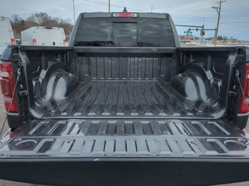 Used 2022 RAM 1500 Laramie w/ Sport Appearance Package image 15