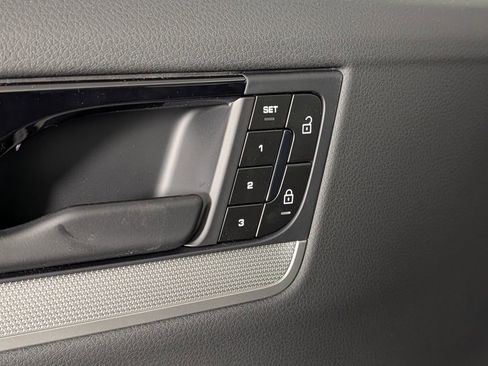 New 2026 Porsche Cayenne image 26