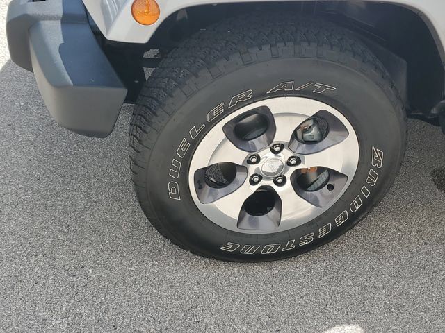 Used 2016 Jeep Wrangler Unlimited Sahara AWD/4WD image 11