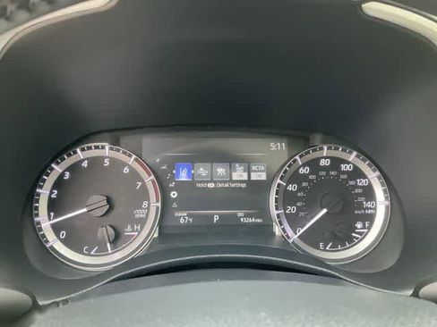 Used 2023 Toyota Highlander XLE FWD image 27