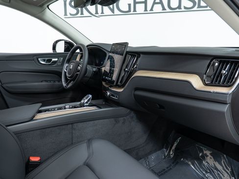 New 2026 Volvo XC60 B5 Plus w/ Protection Package Premier AWD/4WD image 21