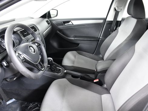 Used 2017 Volkswagen Jetta S image 18