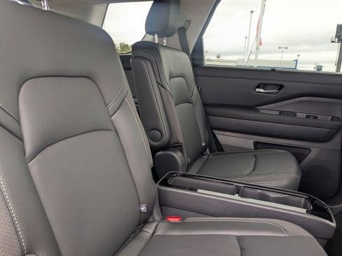 New 2026 Nissan Pathfinder SL AWD/4WD image 32