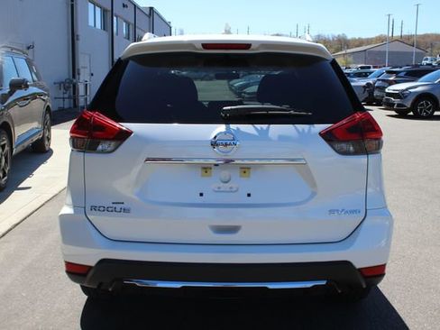 Used 2018 Nissan Rogue SV AWD/4WD image 28