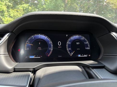 New 2025 Jeep Grand Cherokee Laredo X w/ Luxury Tech Group I image 17