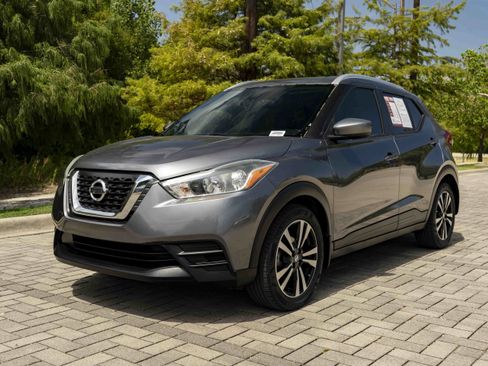 Used 2018 Nissan Kicks SV FWD image 4