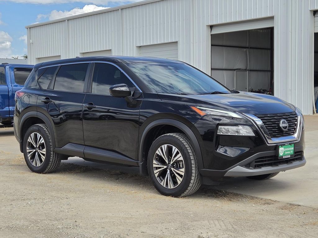 Used 2023 Nissan Rogue SV FWD image 1