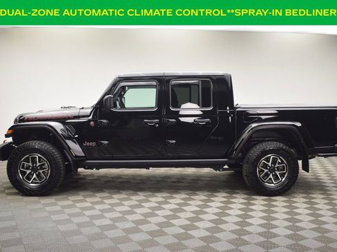 Used 2025 Jeep Gladiator Rubicon image 12