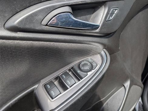 Used 2016 Chevrolet Malibu LT image 9