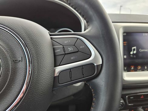 Used 2018 Jeep Compass Latitude w/ Popular Equipment Group FWD image 33