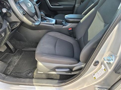 Certified 2024 Toyota RAV4 LE AWD/4WD image 19