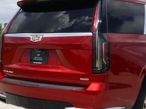 Used 2023 Cadillac Escalade Premium Luxury w/ LPO, Illumination Package image 11