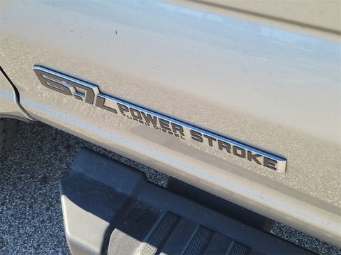 Used 2024 Ford F250 Lariat w/ Black Appearance Package image 15