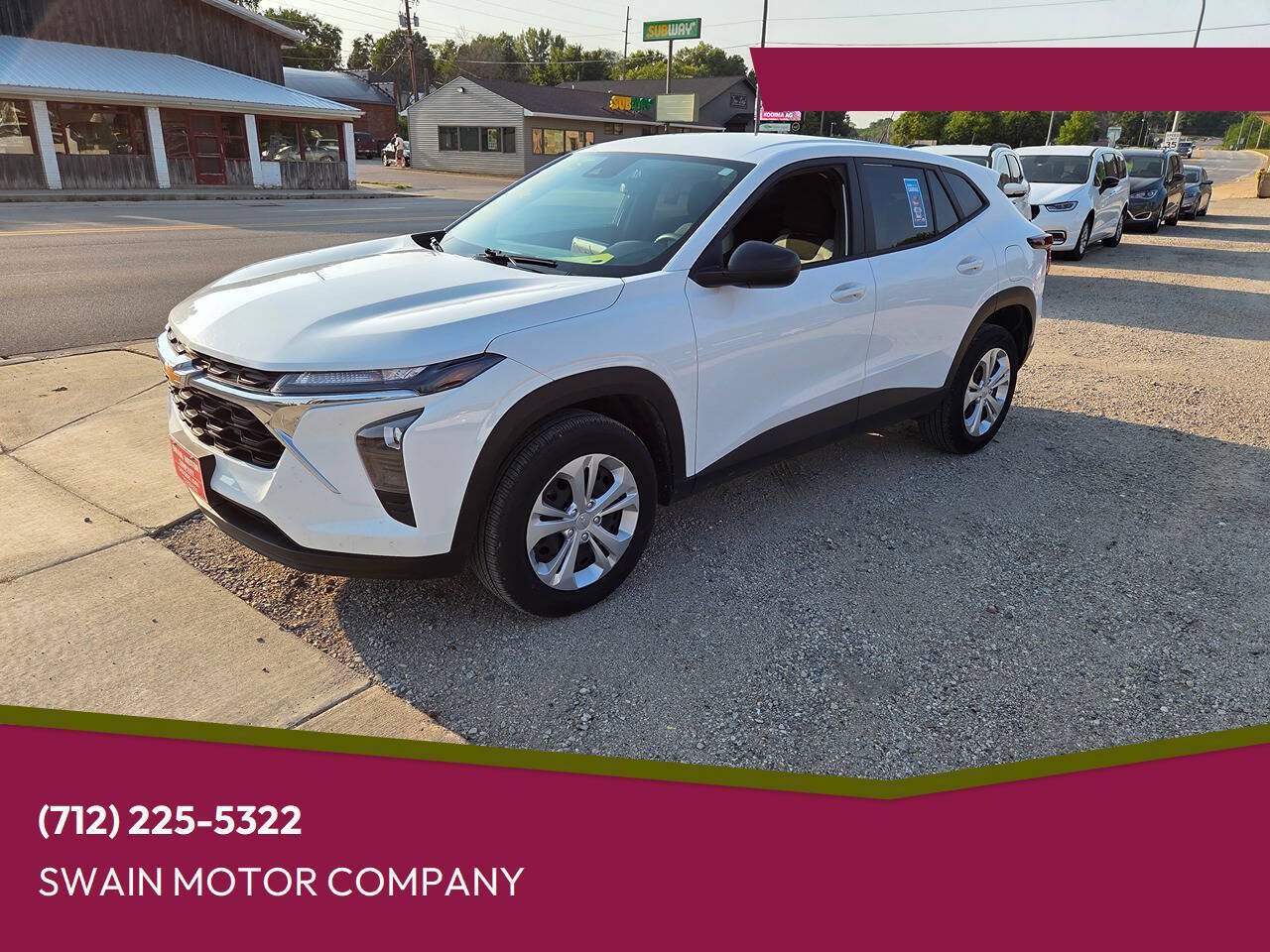 Used 2025 Chevrolet Trax LS FWD image 1
