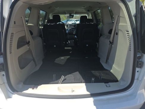 Used 2023 Chrysler Voyager LX image 16