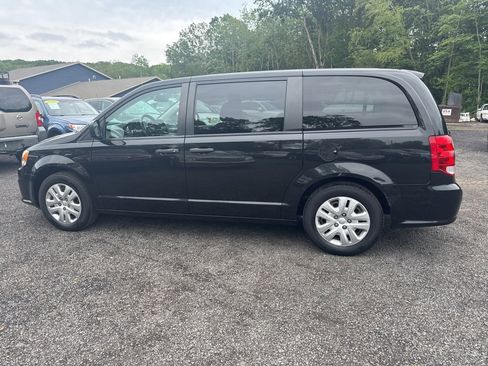 Used 2019 Dodge Grand Caravan SE image 13
