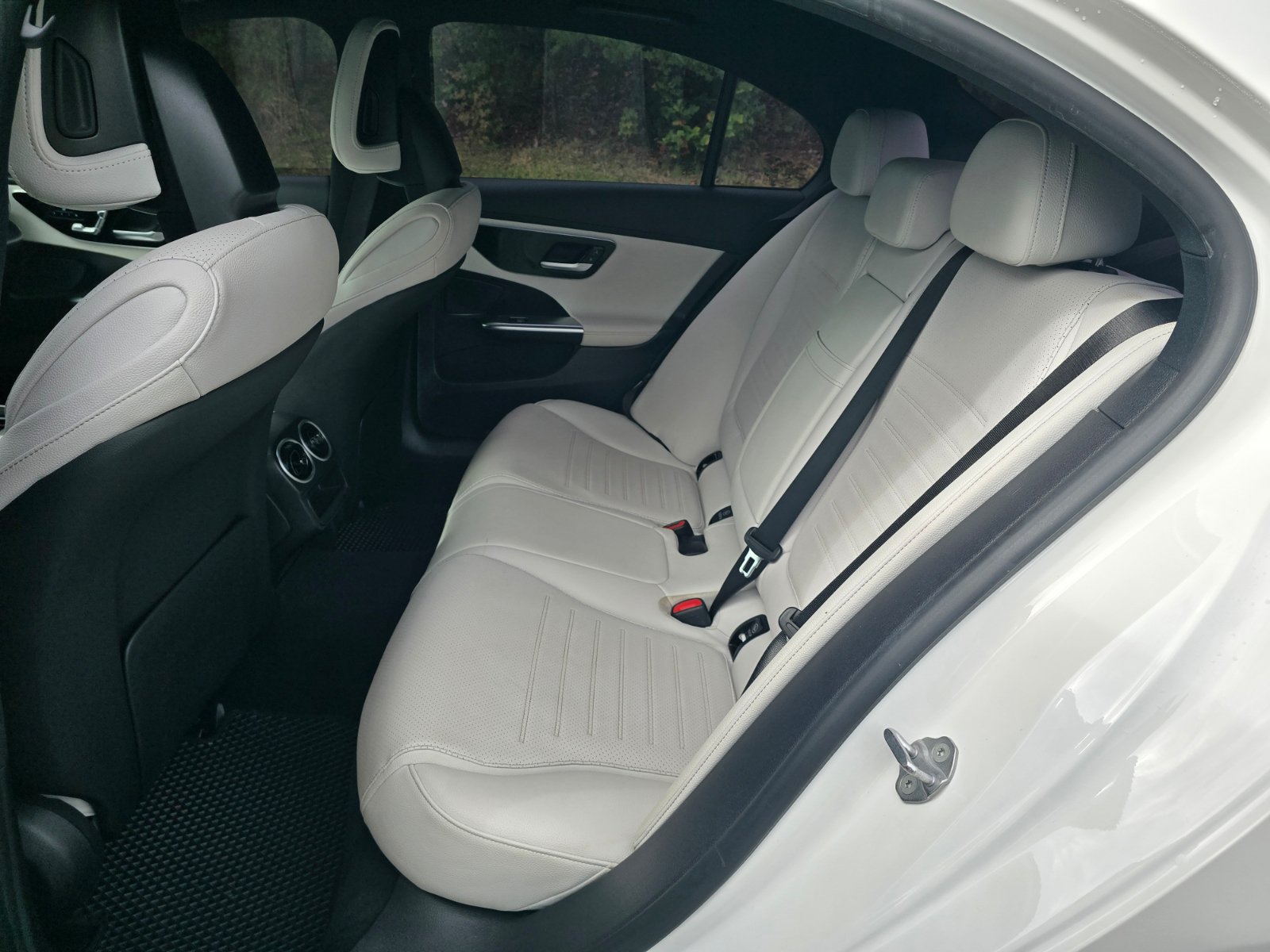 Used 2023 Mercedes-Benz C 300 Sedan image 10
