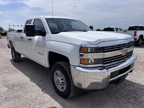 Used 2018 Chevrolet Silverado 2500 W/T w/ WT Convenience Package AWD/4WD image 7