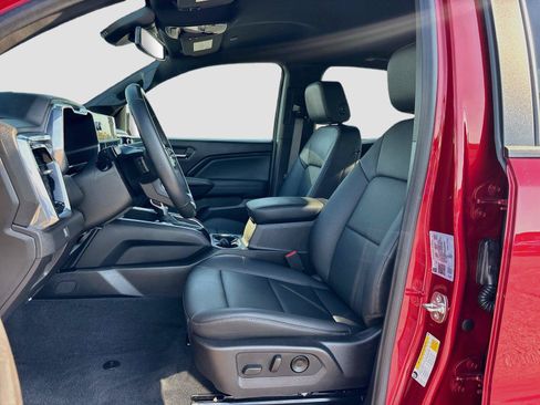 Used 2024 GMC Canyon Elevation w/ Elevation Premium Package AWD/4WD image 25