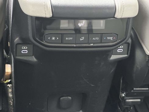 Used 2024 Toyota Grand Highlander XLE image 18