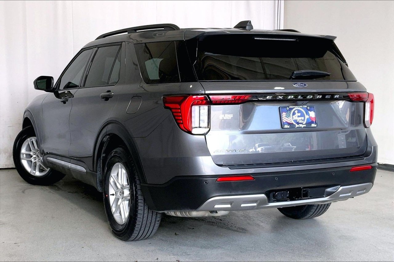 Certified 2025 Ford Explorer Active w/ Active Comfort Package RWD image 10