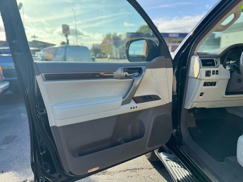 Used 2011 Lexus GX 460 image 7