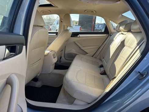 Used 2012 Volkswagen Passat TDI SE image 11